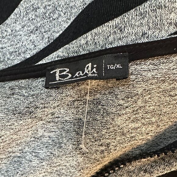 Bali Corp. Grey/Black Stripe Pattern Tunic w/ Crystal Zipper Size XL - Picture 10 of 11